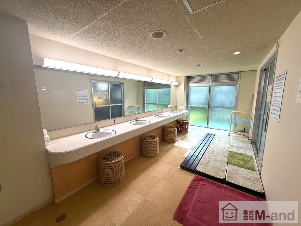 脱衣場（男湯）