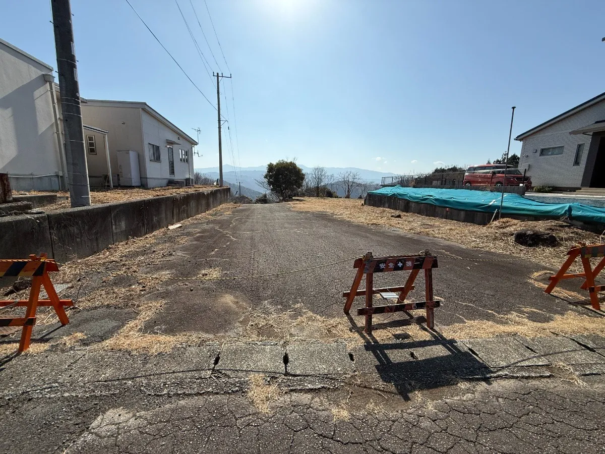 前面道路からの入り口