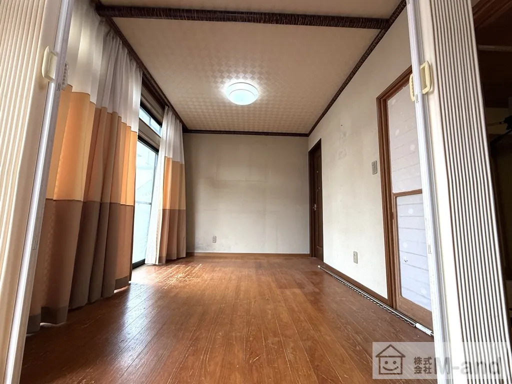 洋室8.25帖（1F）